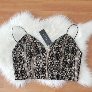 NWT Romeo + Juliet Black and Cream Women's Top Cami medium